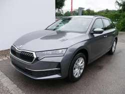 Grau Neu 2025 Skoda Octavia Selection Kombi | 31.890 € (Guter Preis)