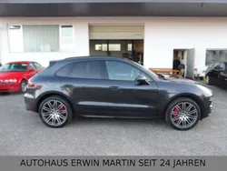 Grau Gebraucht 2017 Porsche Macan Turbo Performance Package SUV | 36.500 € (Superpreis)