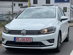 Pure white Gebraucht 2016 VW Golf Sportsvan Allstar Van / Kleinbus | 10.999 € (Fairer Preis)