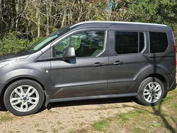 Grau Gebraucht 2017 Ford Grand Tourneo Connect Titanium Van / Kleinbus | 7.990 € (Guter Preis)
