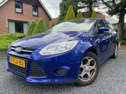 Blau Gebraucht 2014 Ford Focus Limousine | 2.500 € (Guter Preis)