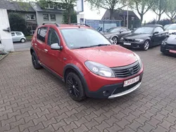 Rot Gebraucht 2011 Dacia Sandero Stepway Kleinwagen | 2.950 € (Fairer Preis)
