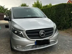 Silber Gebraucht 2023 Mercedes Vito Van / Kleinbus | 42.600 €