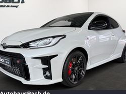 Weiß Gebraucht 2024 Toyota Yaris Edition Limousine | 43.980 € (Etwas zu teuer)