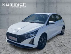 Atlas white (weiß) Neu 2025 Hyundai i20 Trend Limousine | 22.496 € (Guter Preis)