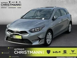 Silber Neu 2025 Kia Ceed Vision Limousine | 21.390 € (Guter Preis)