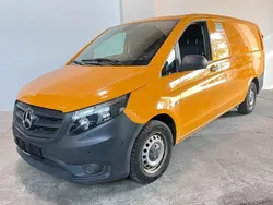 Gelb Gebraucht 2016 Mercedes Vito Van / Kleinbus | 11.999 € (Guter Preis)