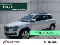 Moonweiss metallic Gebraucht 2024 Skoda Karoq Selection SUV | 28.430 € (Guter Preis)