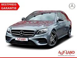 Grau Gebraucht 2017 Mercedes E200 AMG line Limousine | 31.950 € (Fairer Preis)