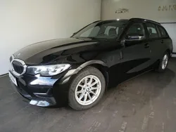 Schwarz ii/bonnet fluid black Gebraucht 2022 BMW 318 Advantage Kombi | 15.250 € (Guter Preis)