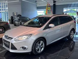 Silber Gebraucht 2013 Ford Focus Champions Edition Kombi | 7.995 € (Etwas zu teuer)