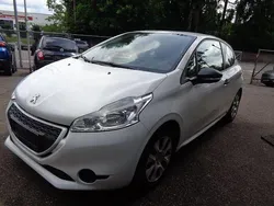 Weiß Gebraucht 2014 Peugeot 208 Access Kleinwagen | 3.300 € (Guter Preis)