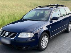 Blau Gebraucht 2003 VW Passat Kombi | 3.600 € (Teuer)