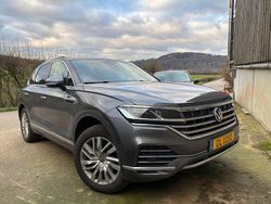 Grau Gebraucht 2023 VW Touareg Elegance SUV | 46.000 € (Etwas zu teuer)