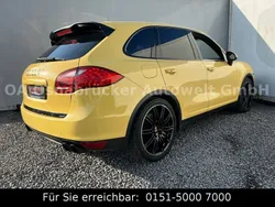 Gelb Gebraucht 2011 Porsche Cayenne Turbo SUV | 31.800 € (Etwas zu teuer)