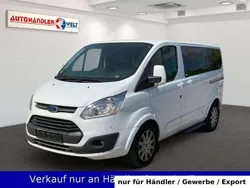 Weiß Gebraucht 2018 Ford Tourneo Custom Titanium Van / Kleinbus | 16.999 €