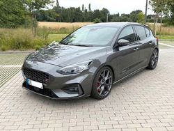Grau Gebraucht 2019 Ford Focus ST Limousine | 15.000 € (Superpreis)