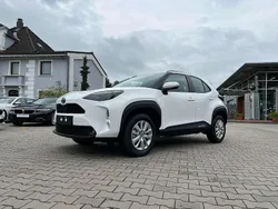 Super white weiß metallic Neu 2025 Toyota Yaris Cross Comfort SUV | 26.990 € (Guter Preis)