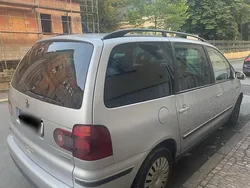 Grau Gebraucht 2009 VW Sharan Van / Kleinbus | 4.500 € (Fairer Preis)
