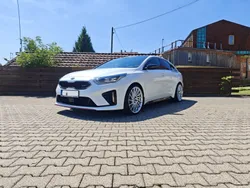 Weiß Gebraucht 2020 Kia ProCeed GT Kleinwagen | 23.495 € (Guter Preis)