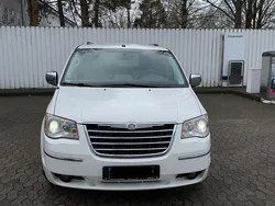 Weiß Gebraucht 2008 Chrysler Town & Country Van / Kleinbus | 9.000 €