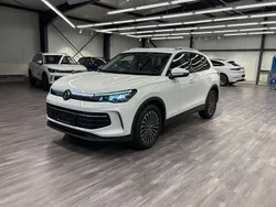 Pure white Gebraucht 2024 VW Tiguan Life SUV | 30.350 € (Guter Preis)