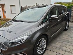 Grau Gebraucht 2016 Ford S-MAX Vignale Van / Kleinbus | 16.000 € (Guter Preis)