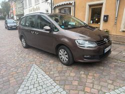 Braun Gebraucht 2010 VW Sharan Van / Kleinbus | 5.200 €