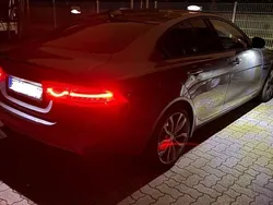 Schwarz Gebraucht 2016 Jaguar XE Limousine | 11.990 € (Fairer Preis)
