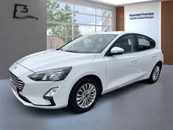 Weiß Gebraucht 2020 Ford Focus Titanium Limousine | 17.990 € (Fairer Preis)