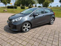 Grau Gebraucht 2017 Kia Rio Limousine | 6.500 € (Fairer Preis)