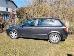 Schwarz Gebraucht 2004 Opel Astra Kleinwagen | 2.500 € (Teuer)