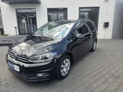 Schwarz Gebraucht 2016 VW Touran Comfortline Van / Kleinbus | 17.990 € (Etwas zu teuer)