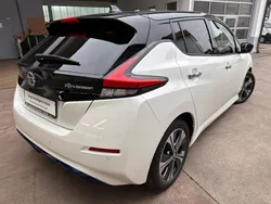 Weiß pearl white/black m metallic Gebraucht 2022 Nissan Leaf N-Connecta Kleinwagen | 14.990 € (Guter Preis)