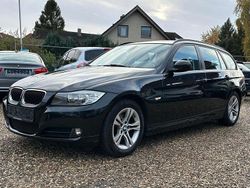 Schwarz Gebraucht 2012 BMW 318 Comfort Edition Kombi | 9.690 € (Fairer Preis)