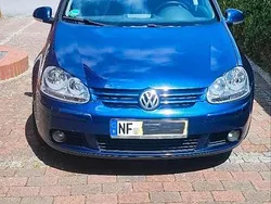 Blau Gebraucht 2006 VW Golf V Kleinwagen | 2.400 € (Fairer Preis)