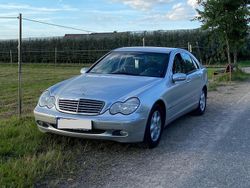 Silber Gebraucht 2001 Mercedes C200 Limousine | 4.000 €