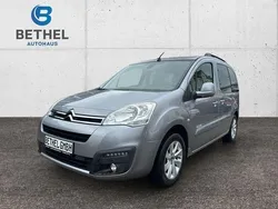Grau Gebraucht 2017 Citroën Berlingo PureTech Van / Kleinbus | 15.990 € (Teuer)