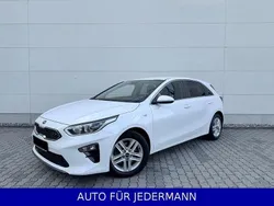 (hw2) deluxe white m Gebraucht 2019 Kia Ceed Vision Limousine | 16.980 € (Fairer Preis)