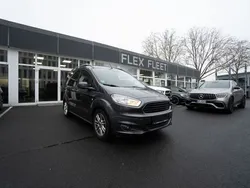 Grau Gebraucht 2017 Ford Tourneo Courier Titanium Van / Kleinbus | 11.990 € (Fairer Preis)