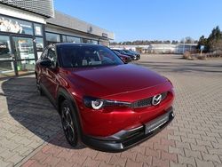 Rot Gebraucht 2024 Mazda MX30 Ad'Vantage SUV | 27.490 € (Fairer Preis)
