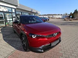 Rot Gebraucht 2024 Mazda MX30 Ad'Vantage SUV | 27.490 € (Fairer Preis)
