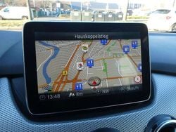 Weiß Gebraucht 2017 Mercedes B200 Style Van / Kleinbus | 15.850 € (Fairer Preis)