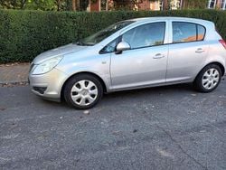 Grau Gebraucht 2009 Opel Corsa Edition Limousine | 3.000 € (Guter Preis)