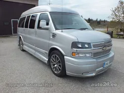 Grau Gebraucht 2013 Chevrolet Express SE Van / Kleinbus | 40.800 €