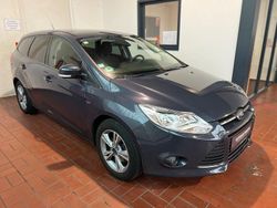 Grau Gebraucht 2013 Ford Focus SYNC Edition Kombi | 4.999 € (Guter Preis)