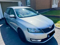 Silber Gebraucht 2015 Skoda Rapid Limousine | 9.500 € (Fairer Preis)
