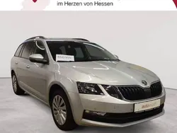 Brillantsilber metallic Gebraucht 2020 Skoda Octavia Ambition Kombi | 16.390 € (Guter Preis)