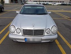 Silber Gebraucht 1999 Mercedes E200 Limousine | 4.999 €