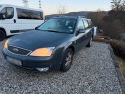 Grau Gebraucht 2005 Ford Mondeo Ghia Kombi | 800 € (Guter Preis)